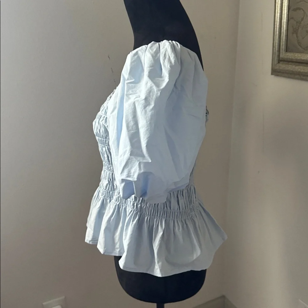 ASTR‎ The Label Light Blue Smocked Puff Sleeve Top peplum blouse Sz M